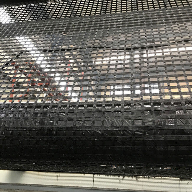 Géogrille en fibre de verre auto-adhésive